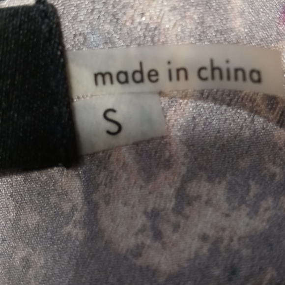 Ivanka Trump Blouse Size Small Hidden Buttons Black with Floral - Picture 4 of 12